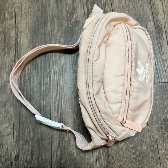 Adidas Light Pink Belt Bag Fanny Pack Front Zipper - Picture 4 of 10